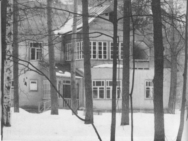 Дом К. И. Чуковского в Переделкине. Фото: Сараскина Л. И. Солженицын. М.: Молодая Гвардия, 2008 Дом К. И. Чуковского в Переделкине. Фото: Сараскина Л. И. Солженицын. М.: Молодая Гвардия, 2008