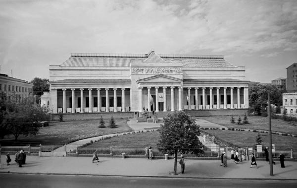ГМИИ в 1955–1957 гг. Фото: PastVu ГМИИ в 1955–1957 гг. Фото: PastVu