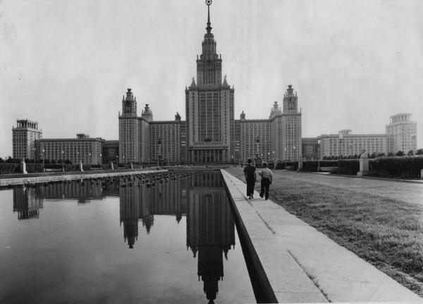 Главное здание МГУ, 1960-е гг. Фото: PastVu