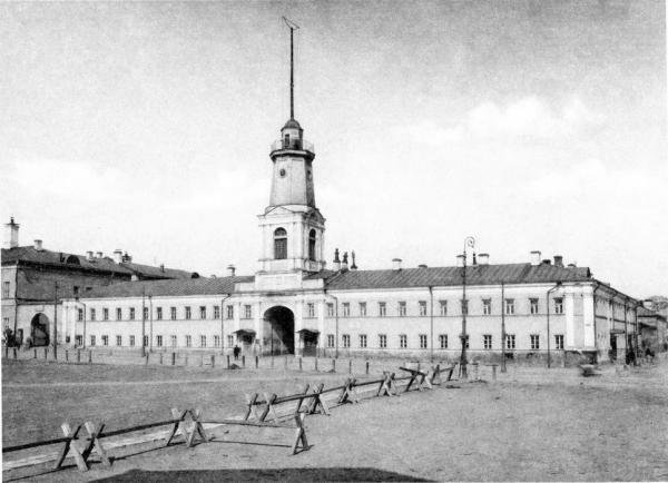Здесь находился Хамовнический арестный дом Здесь находился Хамовнический арестный дом