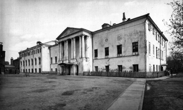 Здание Рукавишниковского приюта. 1913 г. Фото: Wikimedia Commons Здание Рукавишниковского приюта. 1913 г. Фото: Wikimedia Commons
