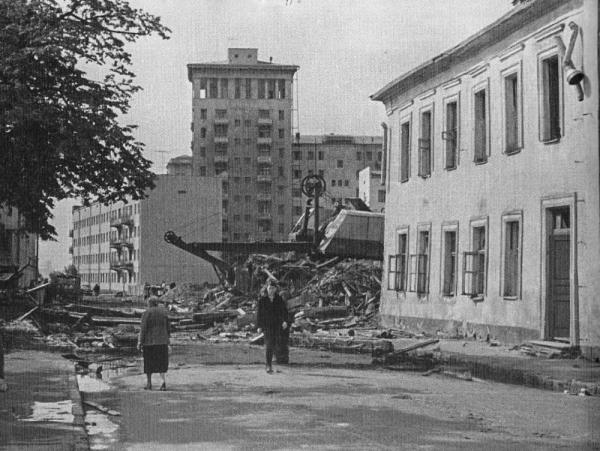 Снос домов по Кречетниковскому переулку и Новинскому бульвару в начале 1960-х. Фото: pastvu