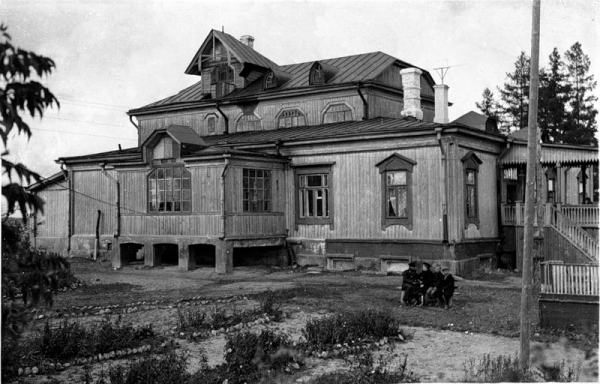 Дом Рахманова в 1960-е гг. Фото: ctrlf5.livejournal.com Дом Рахманова в 1960-е гг. Фото: ctrlf5.livejournal.com