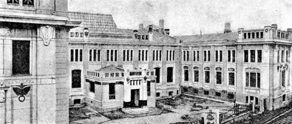 1910-е гг. Здание Московской главной сберегательной кассы, где после революции был организован Центр совета детей ОДД. Фото: a-dedushkin.livejournal.com 1910-е гг. Здание Московской главной сберегательной кассы, где после революции был организован Центр совета детей ОДД. Фото: a-dedushkin.livejournal.com