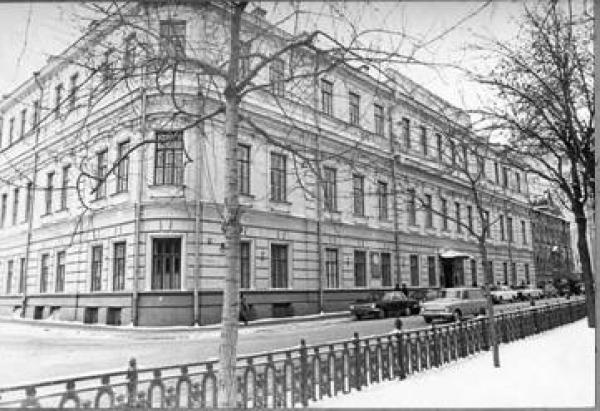 Библиотека им. К.Д. Ушинского. Открыта в знании Наркомпроса в 1926 г. Фото: old.gnpbu.ru