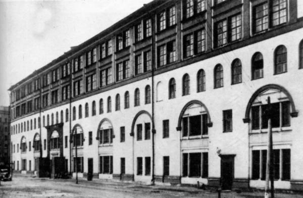 Здание ВИНИТИ на Балтийской. Здание построено, а 1932—1941 гг., Комплекс фабрики «Всекохудожник», архитектор Георгий Гольц. Фото: PastVu