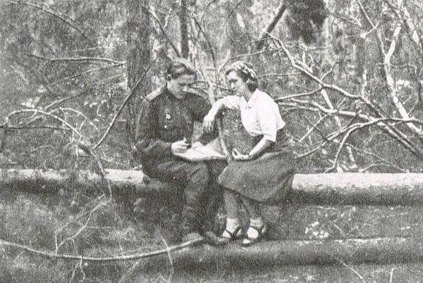 Солженицын и Решетовская на фронте. Весна 1944 г. Фото: reshetovskaya.ru