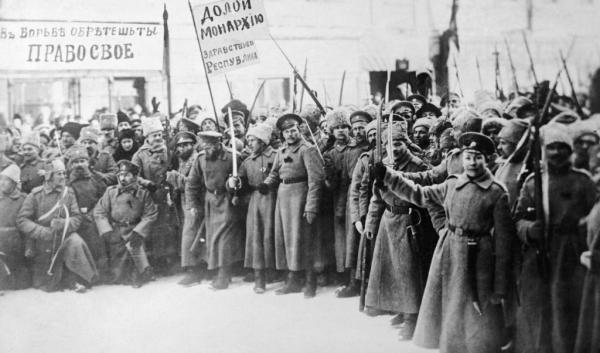«В борьбе обретешь ты право свое!» 1917 г. Фото: ЦСДФ