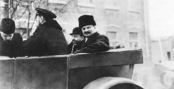 Председатель Реввоенсовета РСФСР Лев Троцкий зимой 1918–1919 гг. в Петрограде. Фото: Wikipedia