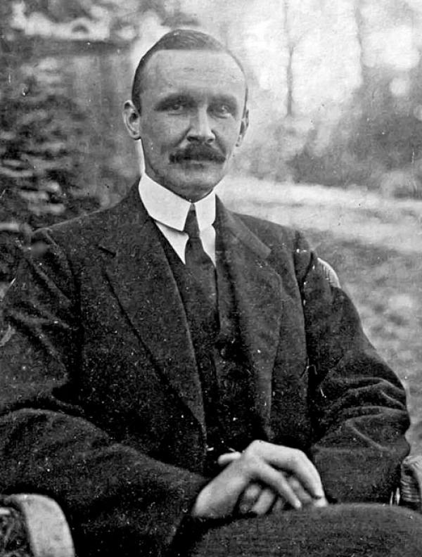Сергей Евгеньевич Трубецкой, философ и литератор. Подсудимый по делу «тактического центра». Пассажир «философского парохода». Фото: проект «Личности» Сергей Евгеньевич Трубецкой, философ и литератор. Подсудимый по делу «тактического центра». Пассажир «философского парохода». Фото: проект «Личности»