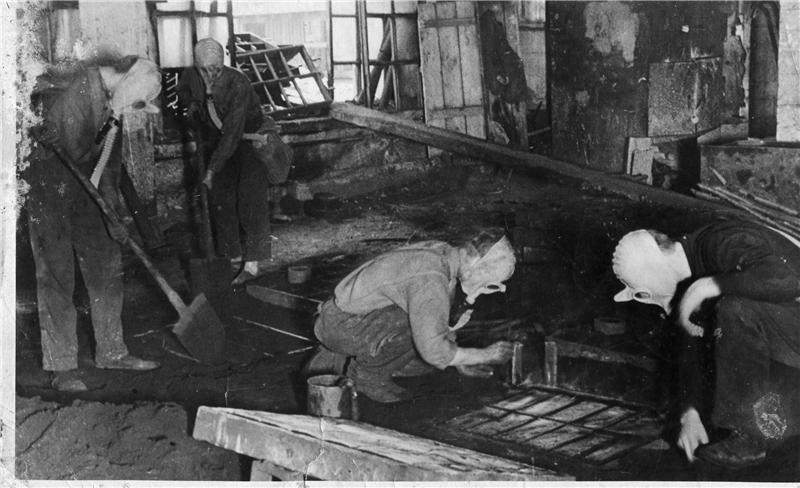Учения в литейном цеху завода им. Войкова. 1935 г. Фото: PastVu