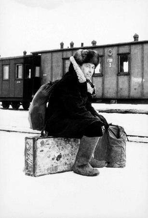 Александр Солженицын после возвращения из ссылки. Прибытие в Рязань. Зима 1956–1957 гг. Фото: mamm-mdf.ru Александр Солженицын после возвращения из ссылки. Прибытие в Рязань. Зима 1956–1957 гг. Фото: mamm-mdf.ru