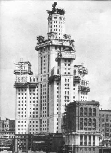 Строительство высотного дома на Котельнической набережной. 1951–1952 гг. Фото: PastVu