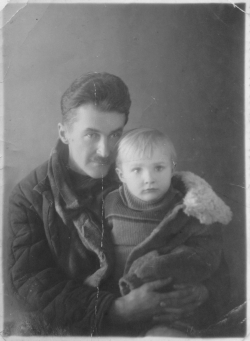 К. В. Флуг в ссылке. 1953. Фото: архив общества «Мемориал» К. В. Флуг в ссылке. 1953. Фото: архив общества «Мемориал»