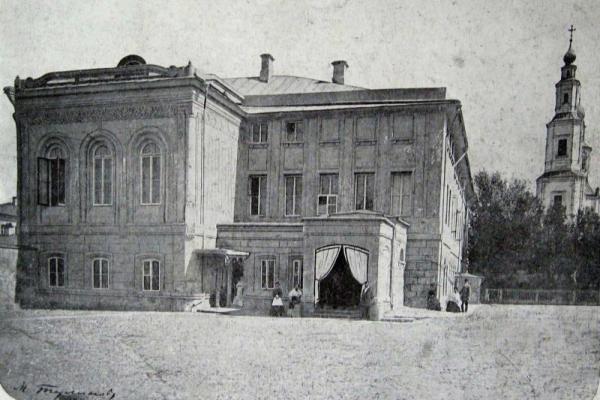 Воздвиженка, 9. Вид со двора. Начало 20 века. Фото: archnadzor.ru
